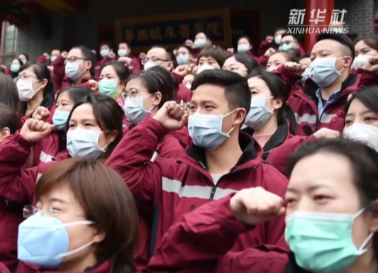 习近平@医务工作者：你们感动了中国，感动了世界！