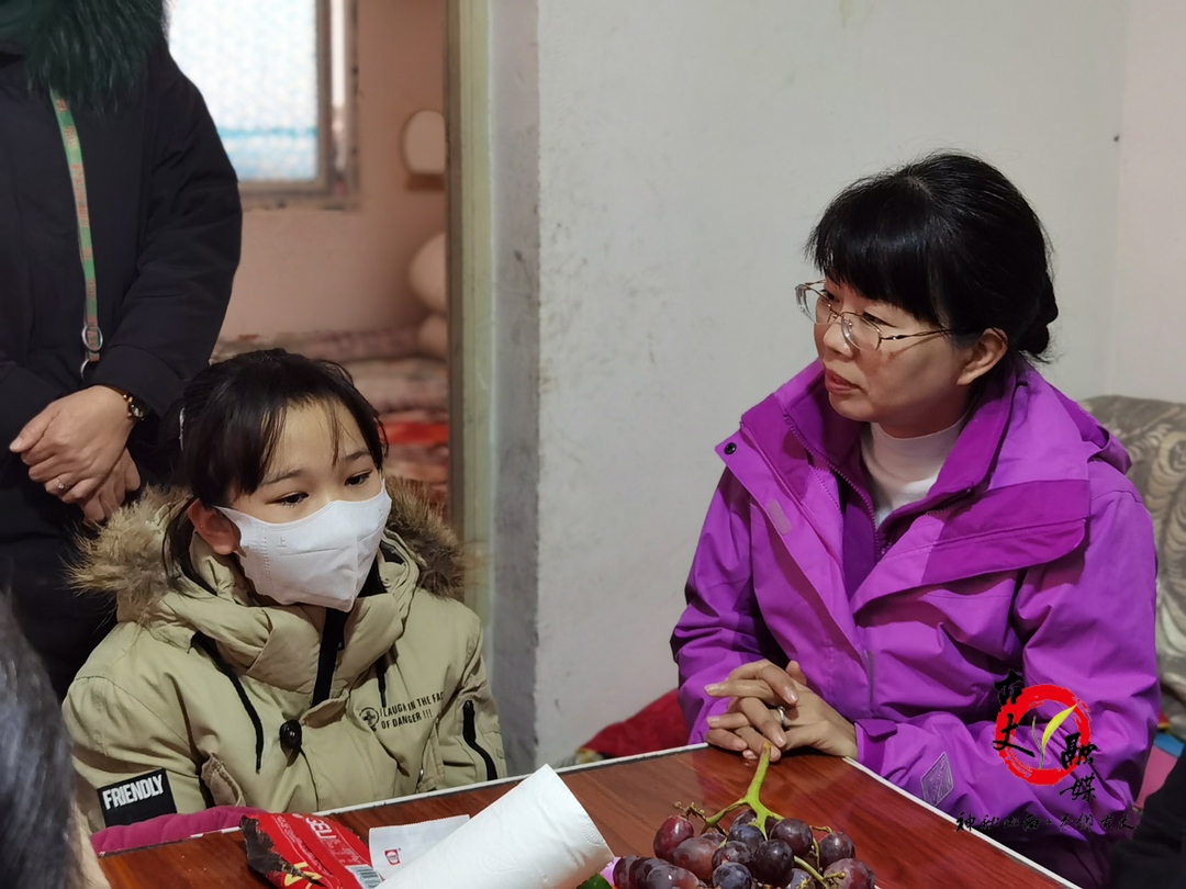 省妇联主席黄芳一行赴古丈县调研