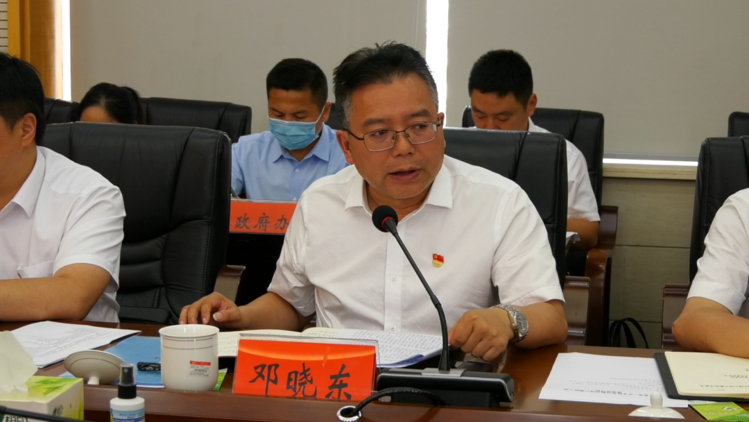 湘西州人大常委会副主任,古丈县委书记邓晓东作讲话邓晓东代表古丈