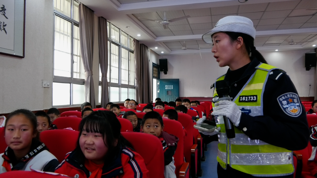湘西古丈：开学第一课  禁毒知识与交通安全进校园