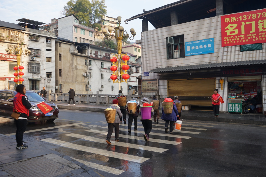 湘西古丈：文明劝导传递正能量 志愿服务引领新风尚