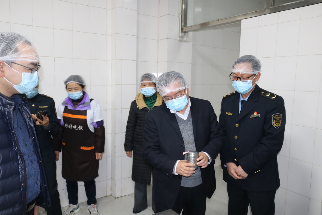 湘西古丈：邓晓东深入古丈县第一中学开展食品安全包保督导工作