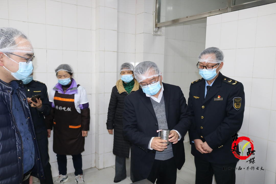 邓晓东深入古丈县第一中学开展食品安全包保督导工作