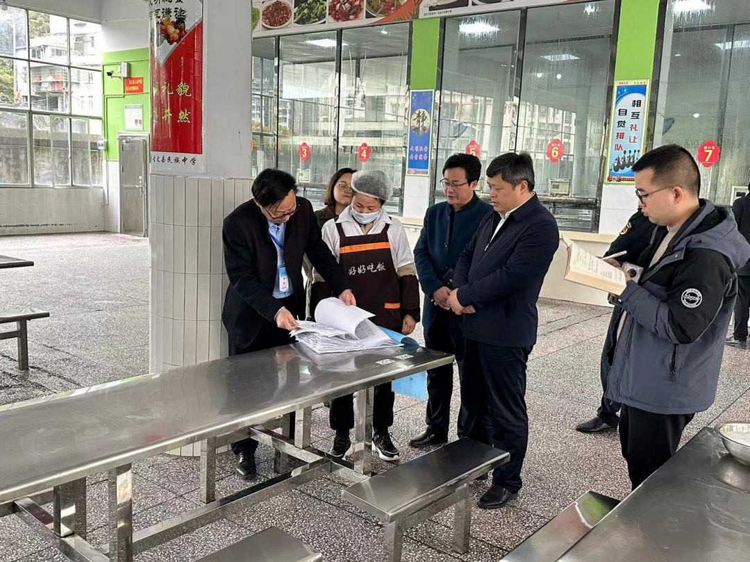 湘西古丈：麻学清深入县民族中学开展食品安全“两个责任”现场督导