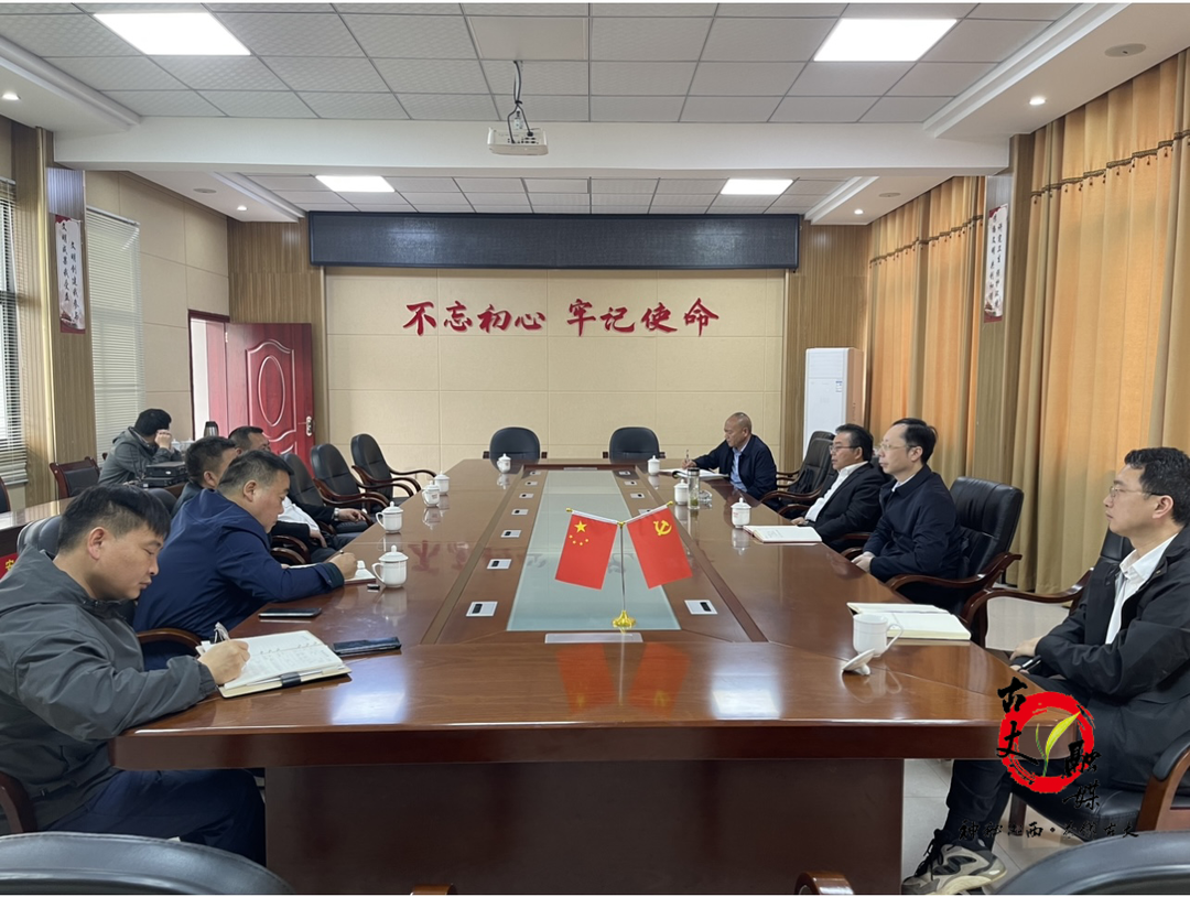 邓晓东到县产业开发区调研指导工作