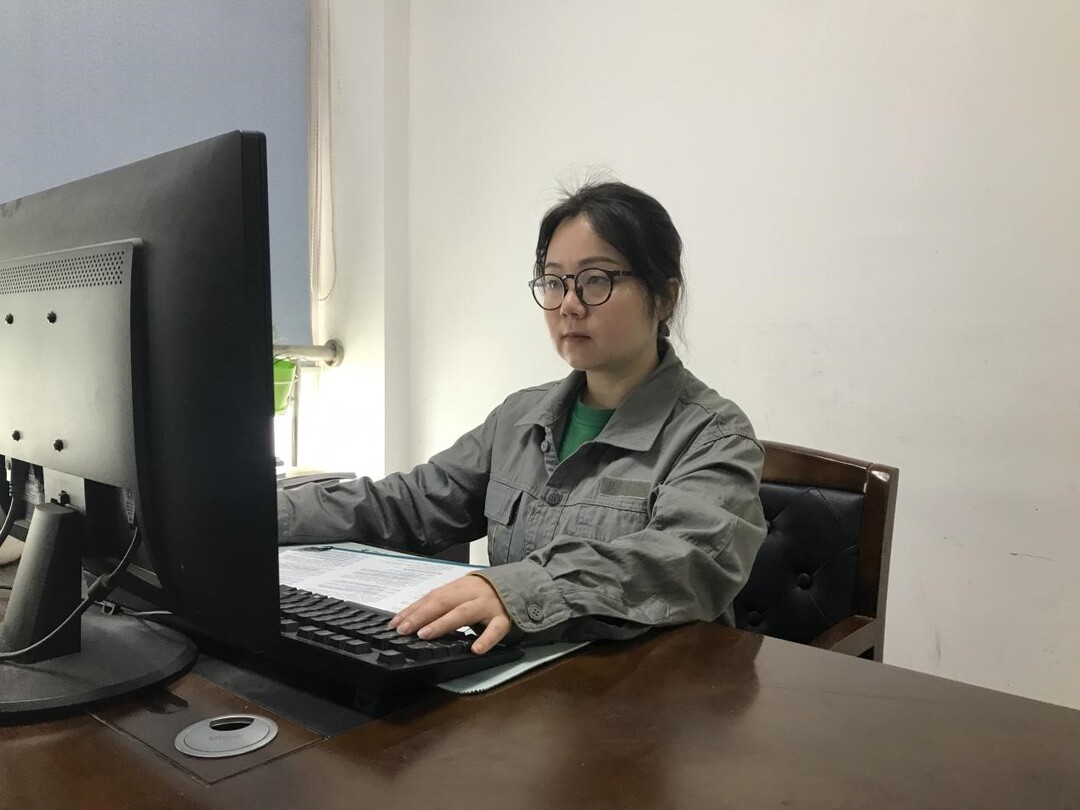黄静：热心公益十载  架起山里娃的求学梦