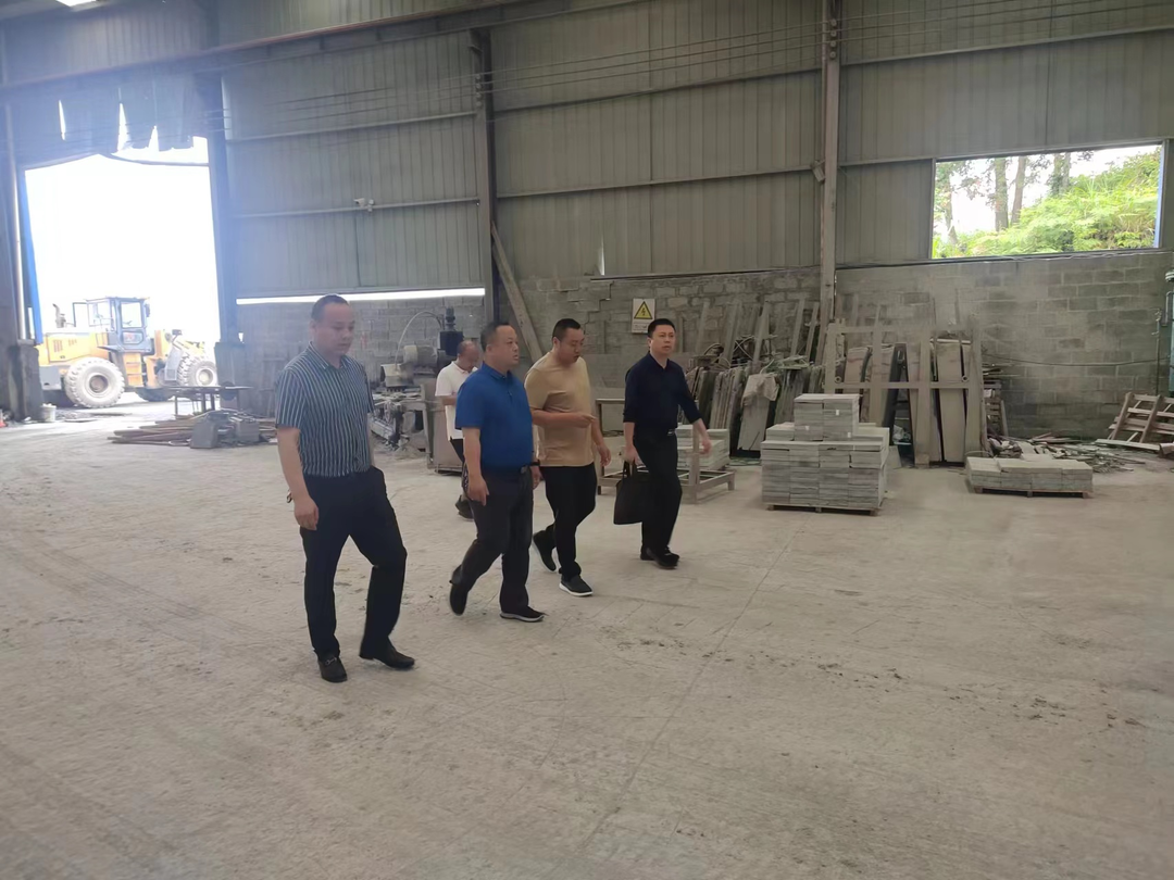 古丈县自然资源局：深入落实“三送三解三优”行动 帮助企业纾困解难