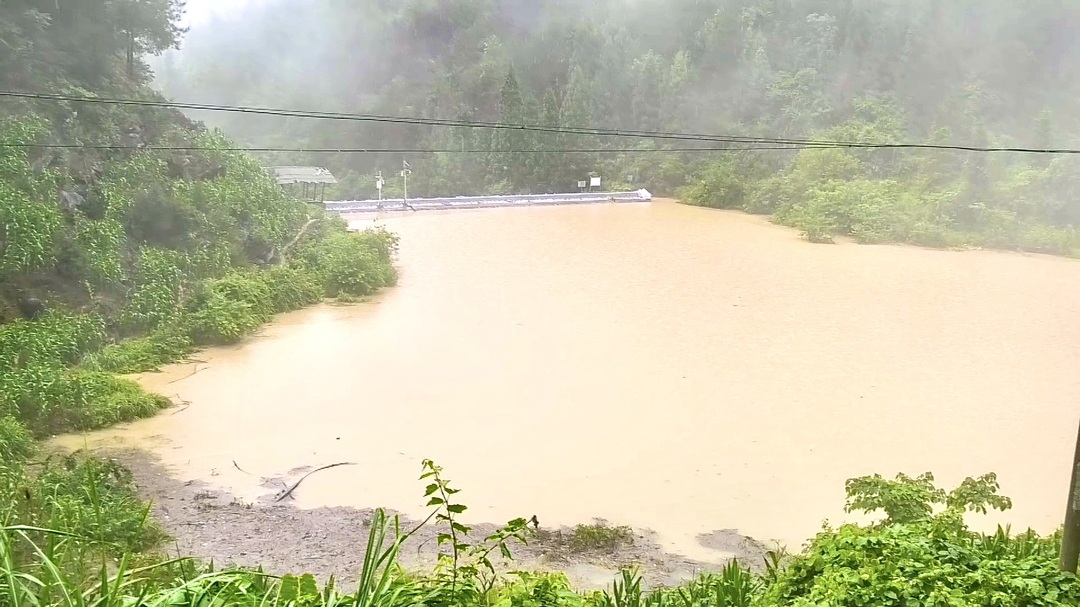 湘西古丈：强降雨来袭，疏散转移群众423人