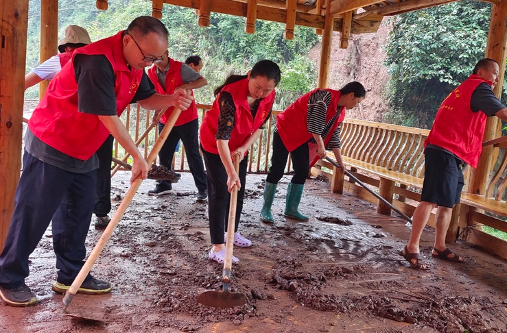 各单位、各镇积极开展灾后重建