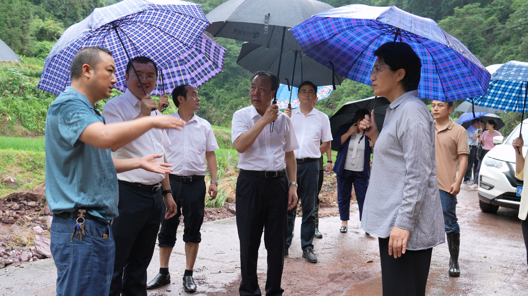 陈华到古丈检查防汛救灾工作时强调：众志成城抢险救灾 确保群众生命财产安全