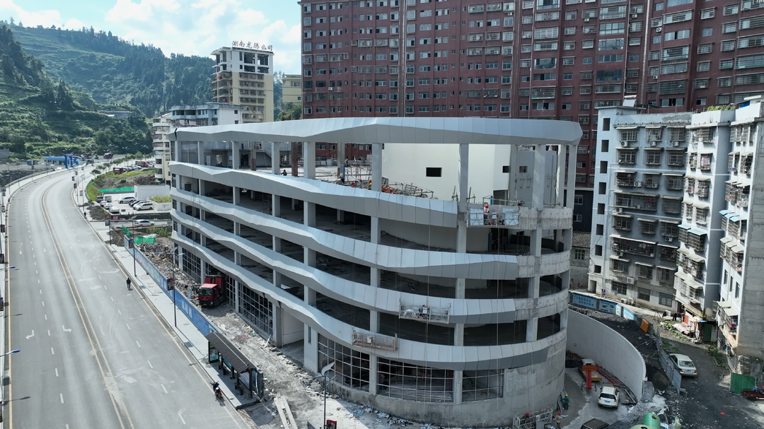 湘西古丈：战高温 赶工期 项目全力冲刺收尾
