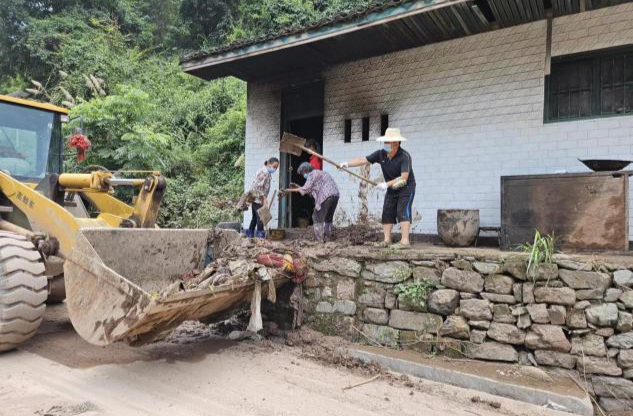 春华秋实十八载，扎根乡闾桑梓情——记古丈县草潭村党支部书记、村委会主任邓仕林