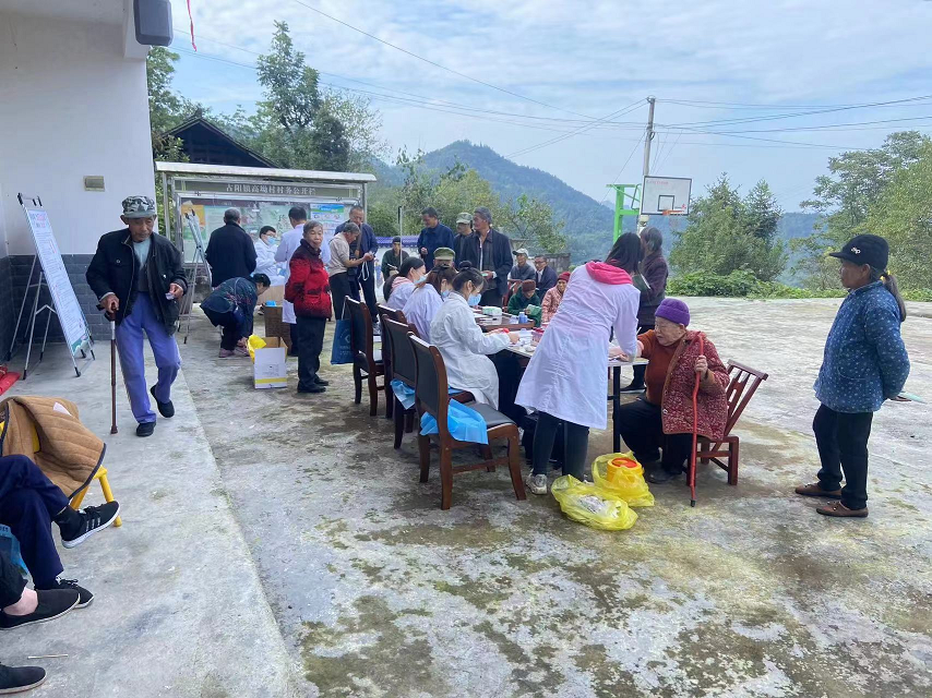 ​古丈县妇计中心：清廉医风入基层 下乡义诊惠民生