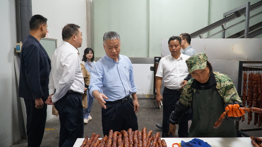 省政务服务和大数据中心一级巡视员刘晓河到湘西古丈调研