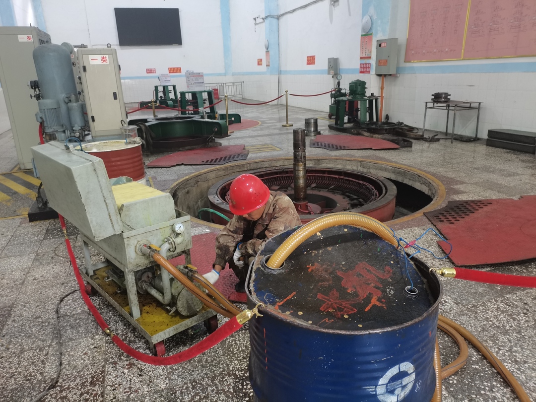 湘西古丈白溪关水电站：检修发电机组  筑牢安全生产防护网