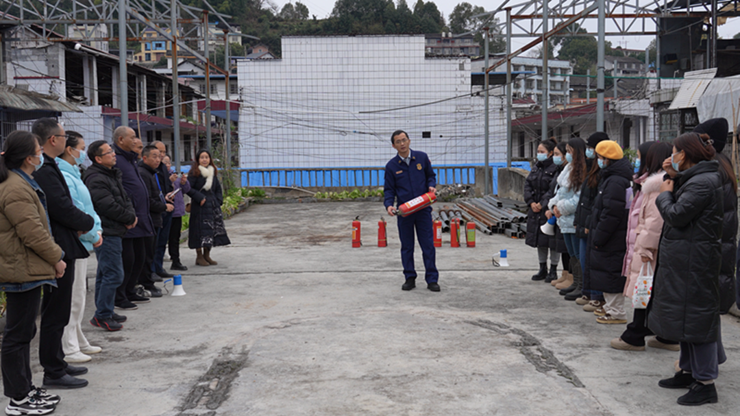 【市场商户与消防安全】古丈县民族大市场开展消防培训 提高应对能力