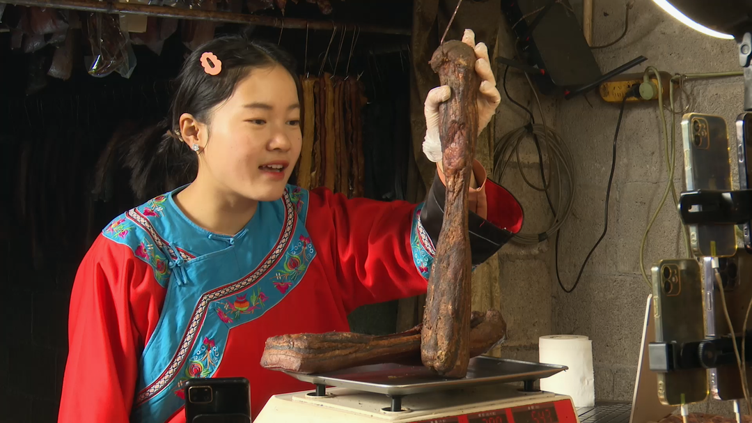 湘西古丈：腊肉味飘香 线上销售忙