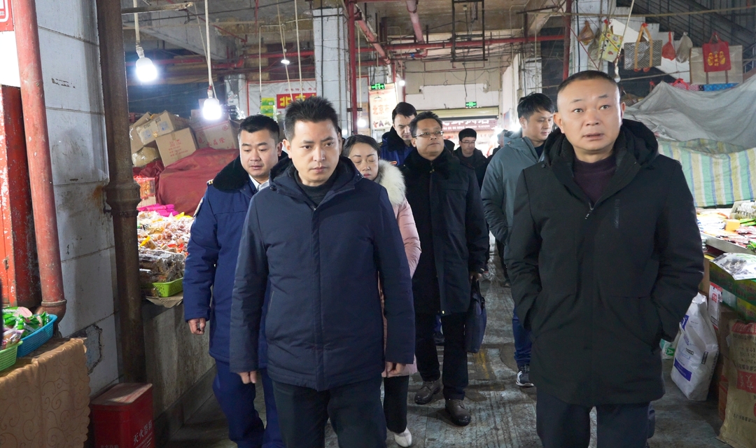 湘西古丈：滕朝辉检查民族大市场消防安全工作