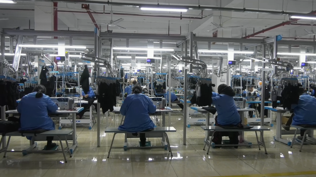 湘西古丈：服装企业节后复工生产忙  吸纳群众稳就业促增收