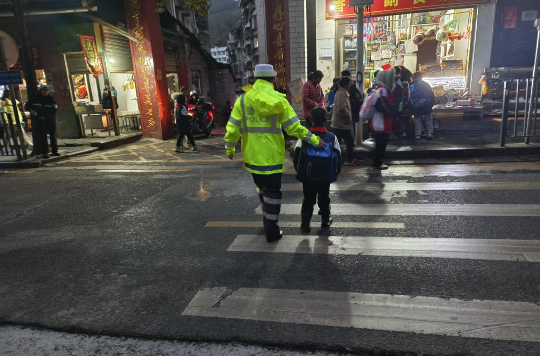湘西古丈：“1+1+1”模式让“交通线”变身“风景线”