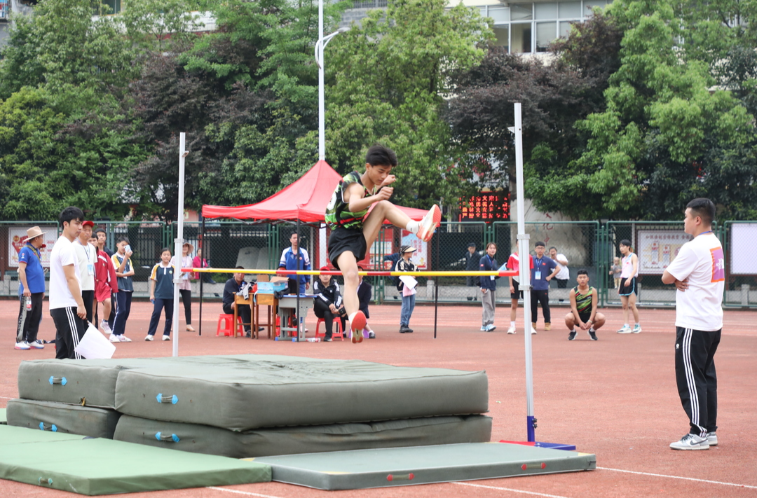 湘西古丈：县第二十二届中小学生田径运动会开幕