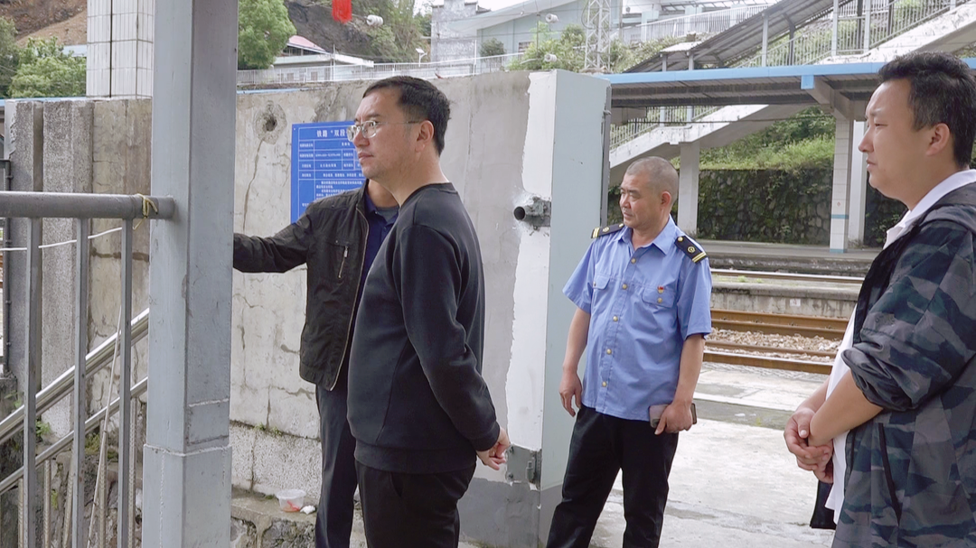 陈瑞开展督导检查道路交通安全防范工作