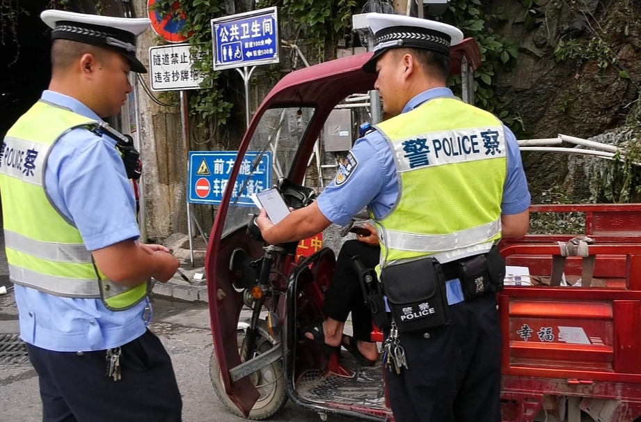 湘西古丈：开展城区交通秩序集中整治行动