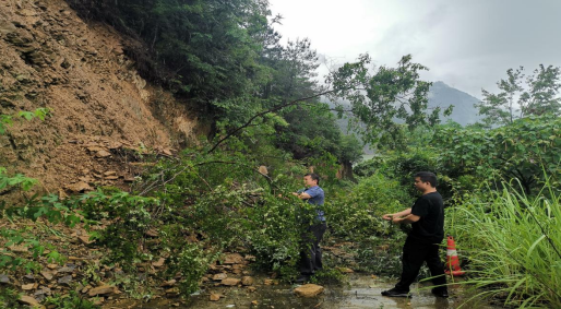 湘西古丈高峰镇：闻“汛”而动 冲锋在前