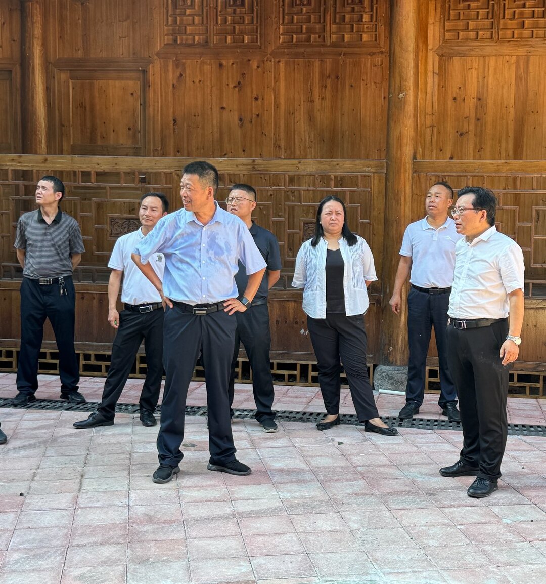 州人大第一代表小组到古丈县中寨村调研乡村振兴工作