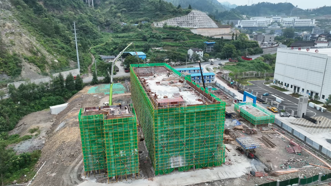 湘西古丈：县应急救援指挥中心第一期建设项目完成主体封顶，预计年底投入使用