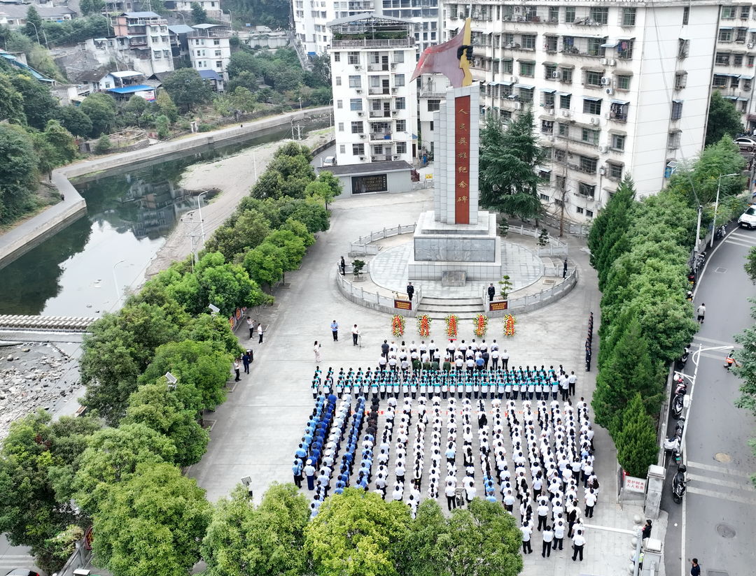 湘西古丈：举行向人民英雄敬献花篮仪式