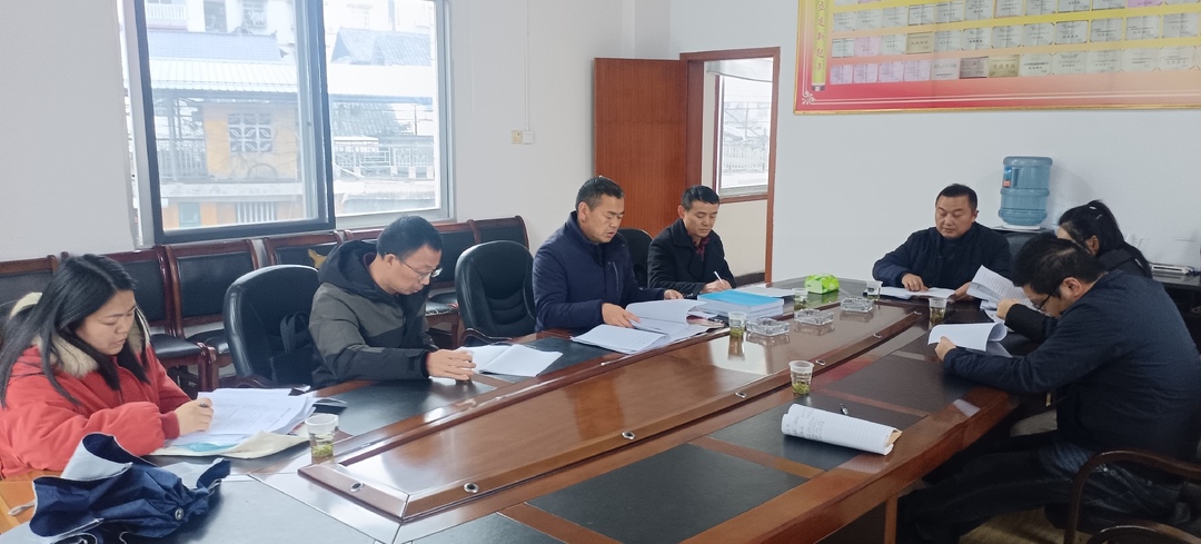 古丈县人大到县公路建设养护中心开展调研