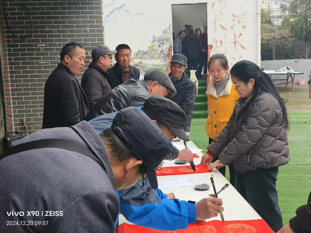 古丈县发改局：在天桥山村开展 “文明卫生户”大评小奖评选活动