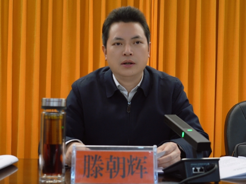 十三届县委理论学习中心组（扩大）举行第三十九次集体学习