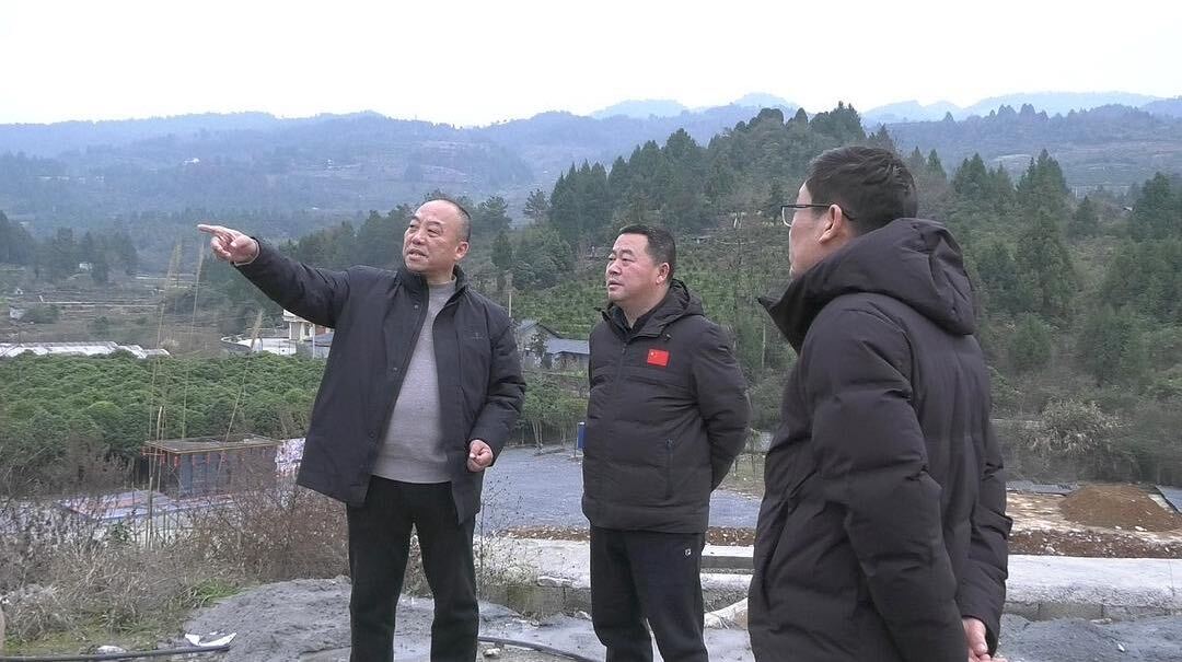 州委常委、州委秘书长向邦伟一行到古丈县调研