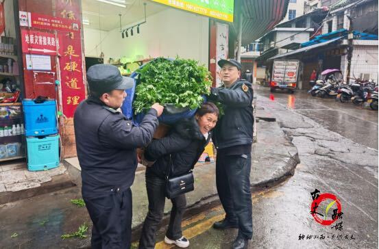 城管部门加强市容管理，提升城市环境品质