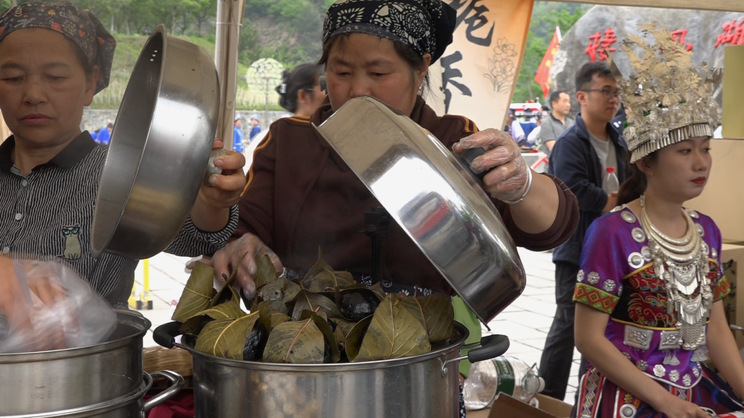 湘西古丈：茶乡集市引客来 茶旅融合促振兴