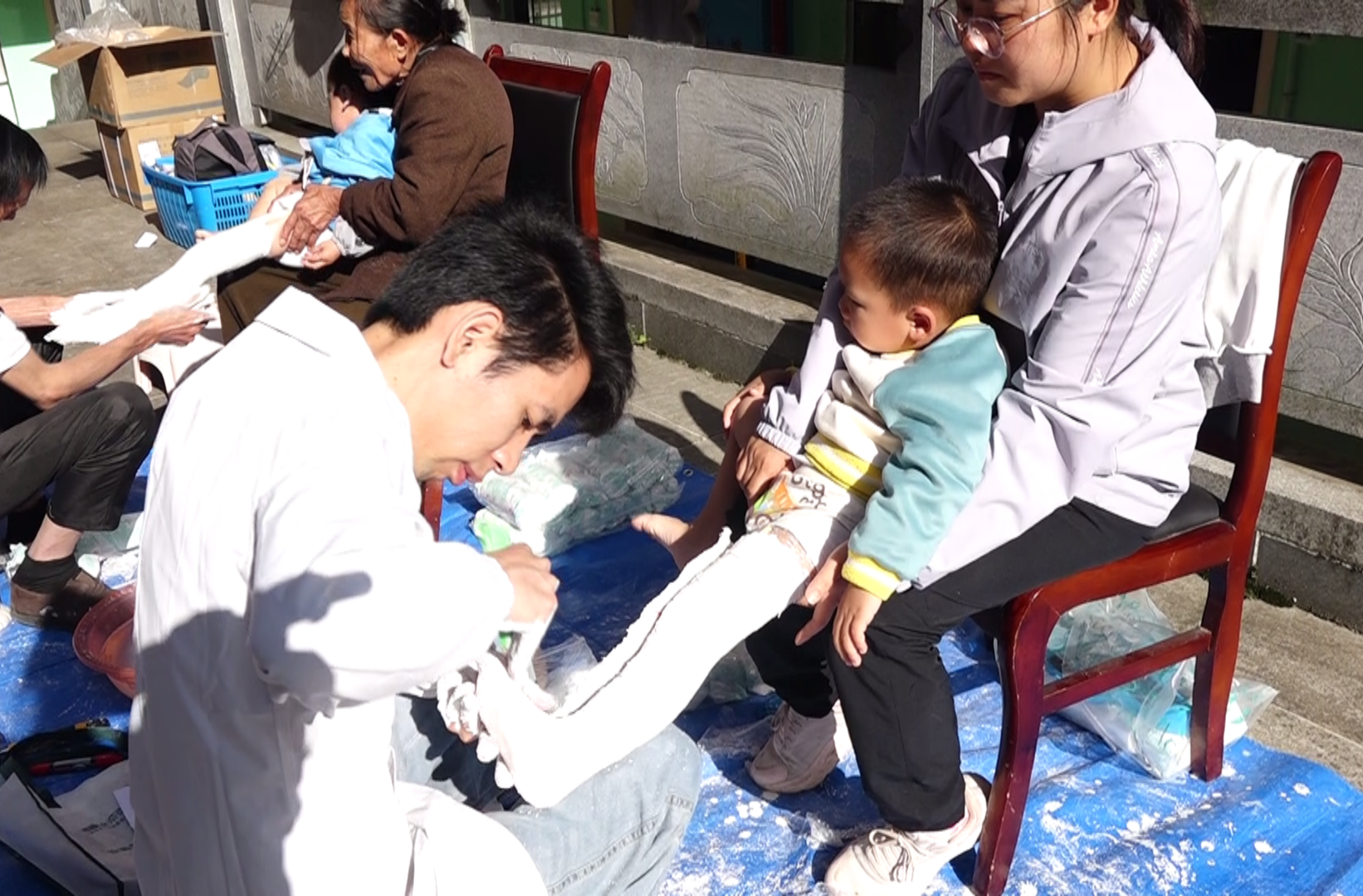 湘西古丈县残联开展儿童矫形器适配活动，助力残疾儿童康复