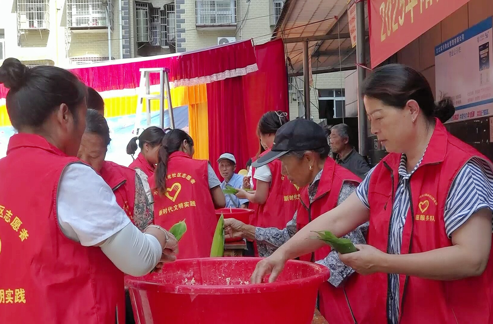 ​湘西古丈县古阳镇阳光社区举办“我们的节日端午暨六一”主题实践活动
