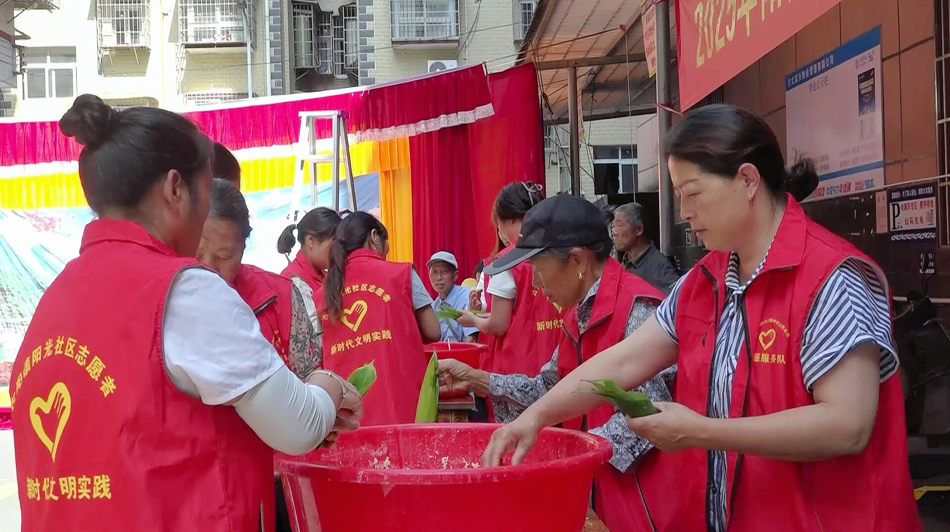 ​古阳镇阳光社区举办“我们的节日端午暨六一”主题实践活动