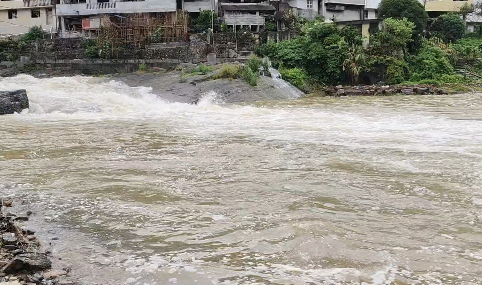闻“汛”而动 生命至上！湘西古丈积极应对强降雨 安全转移群众151人