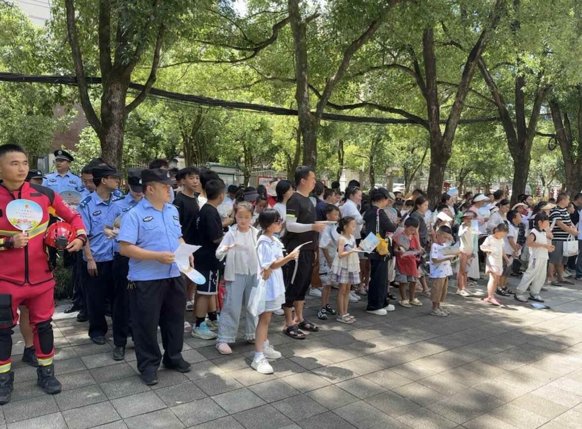 湘西古丈古陽鎮(zhèn)防溺水演練：實操課堂里的“生命教育”