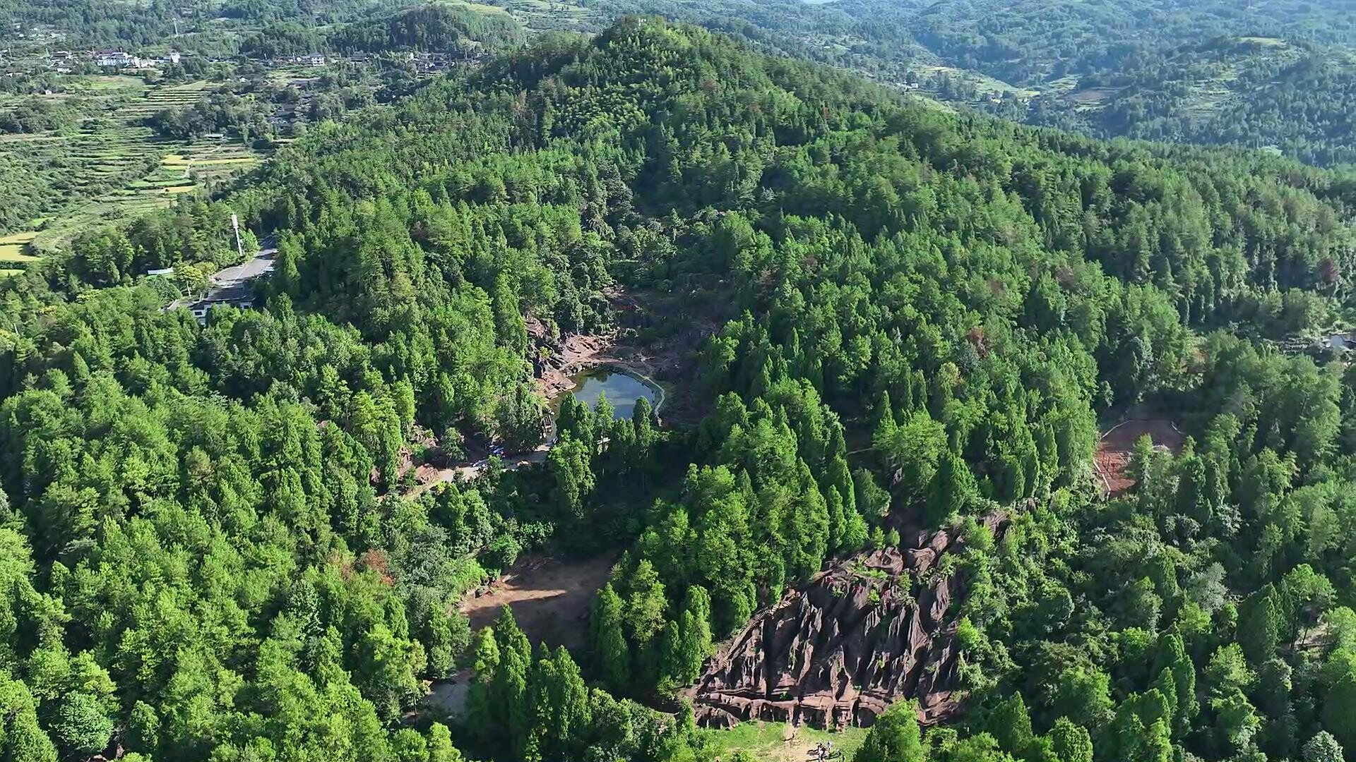 第九届世界摄影大会“发现湖南 走进湘西”采风活动走进古丈红石林