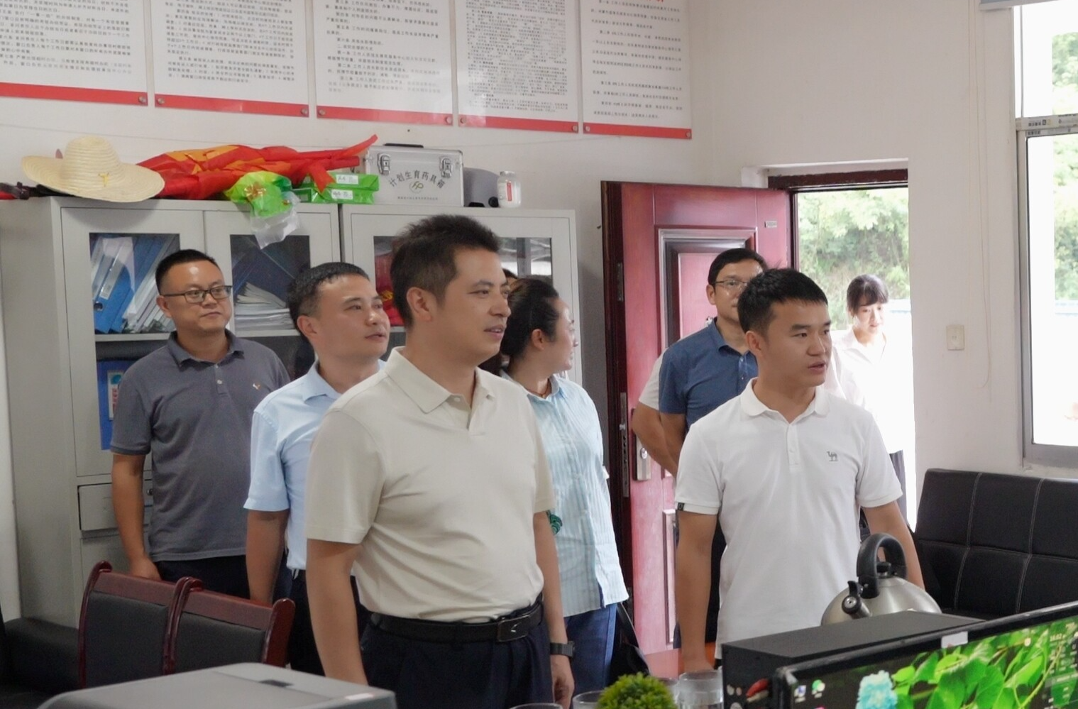 滕朝辉在古阳镇调研时强调：发挥党建引领作用 加快推进乡村振兴