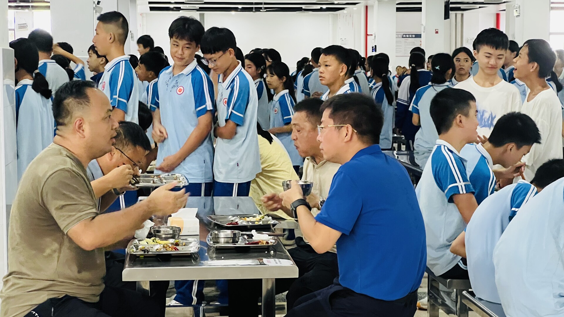 陳建新調(diào)研秋季開學(xué)工作