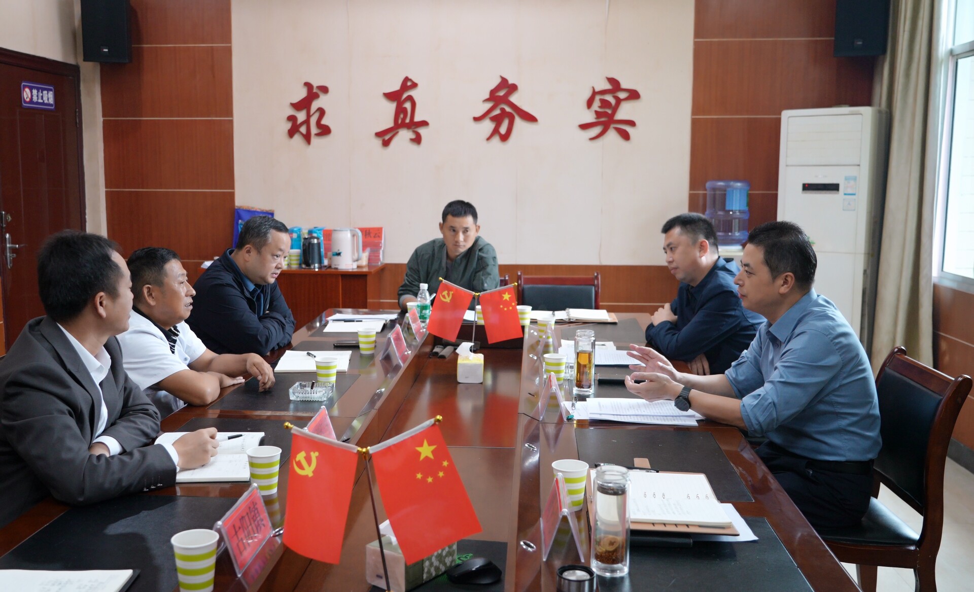 滕朝辉在接待信访群众时强调：  用心用情化解难题 依法依规维护权益