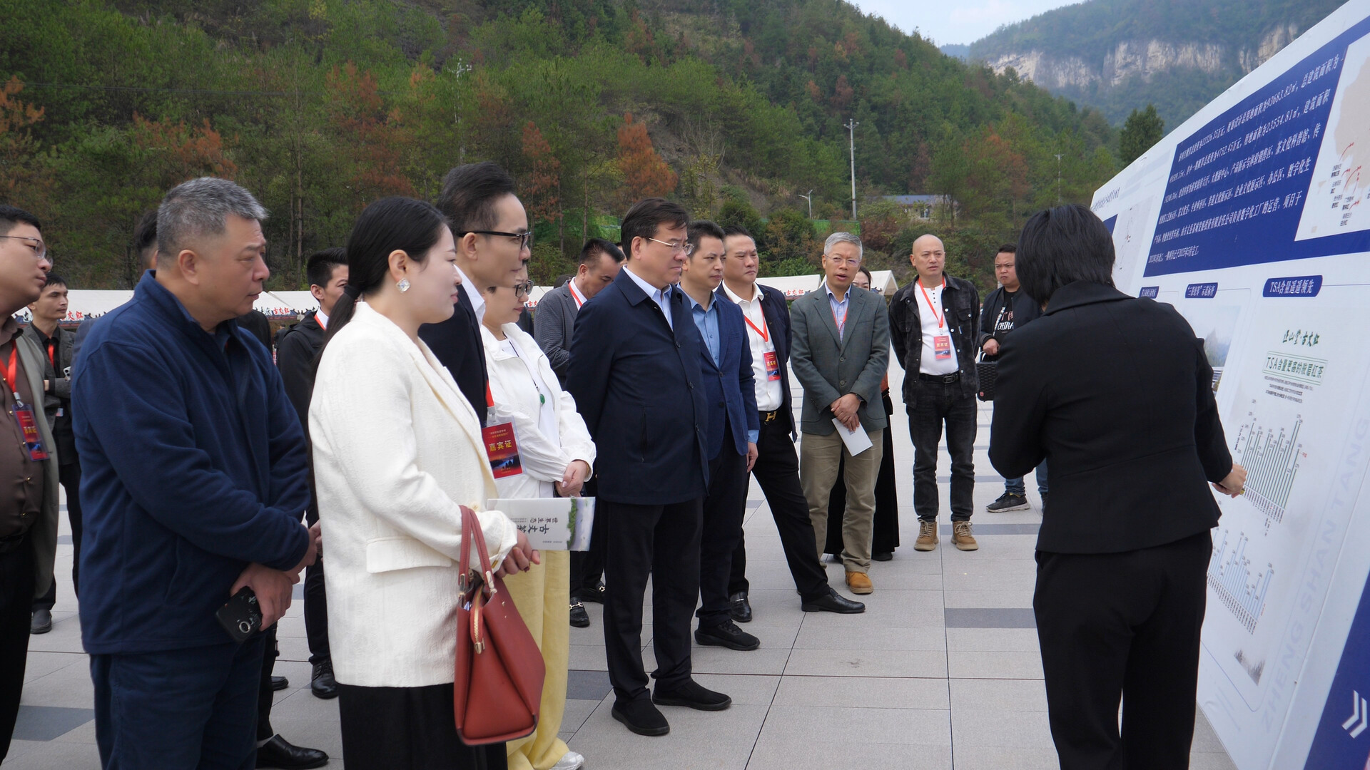 “湖南商会进市州——知名湘商湘西行”活动走进古丈