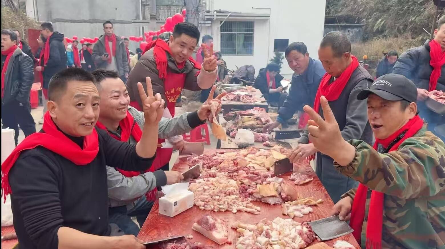 窝瓢村：停车场圆了民生梦 团聚宴会暖了百姓心