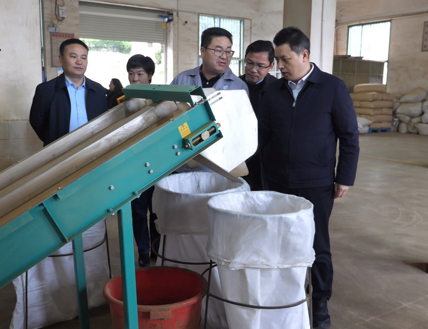 滕朝辉调研春茶生产工作时强调：科学有序推进春茶生产 赋能乡村全面振兴