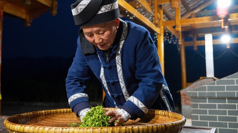 张手成春：在铁锅与茶叶间 延续千年茶韵